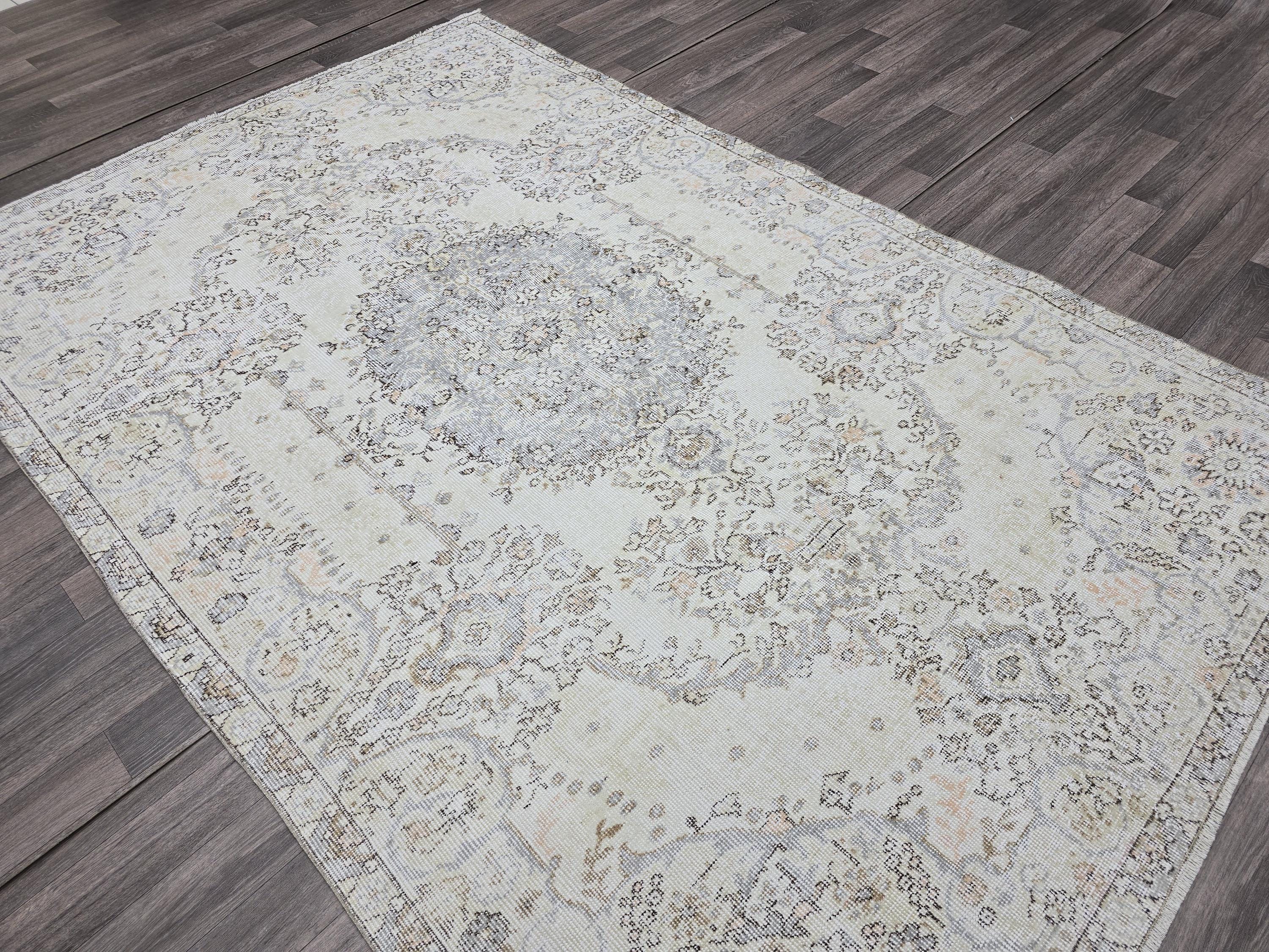 Vintage Cream Oushak Rug 5x9: Muted Anatolian Style Wool Carpet