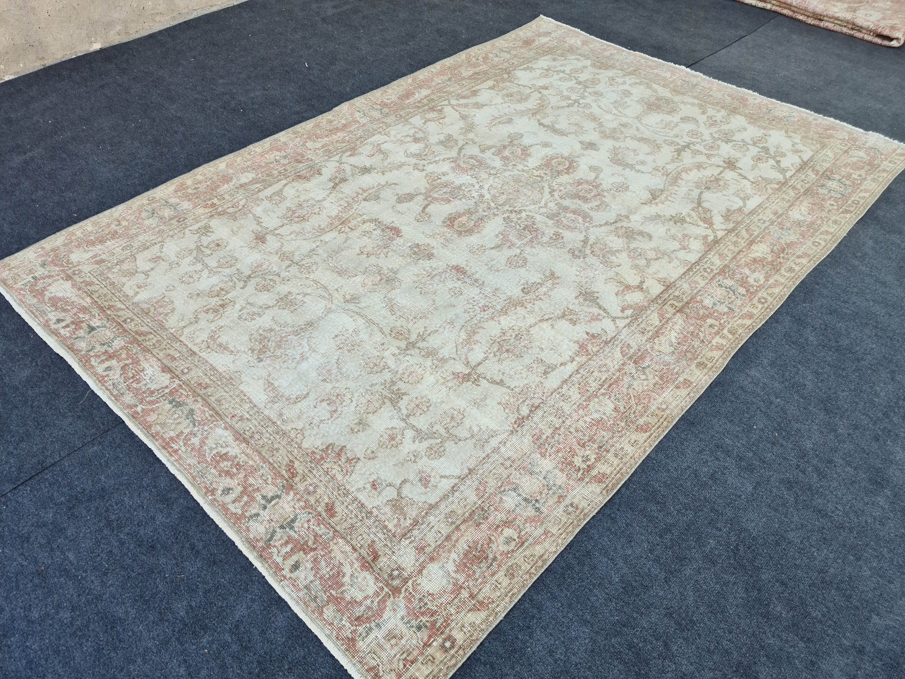 6x9 Faded Turkish Rug: Hand Knotted Wool Oriental Carpet