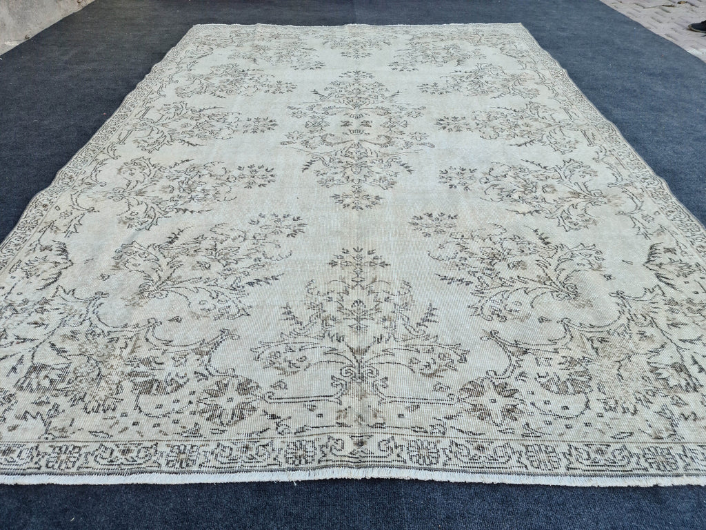Cream Oushak Rug (7x10.55 ft): Vintage Turkish Wool Area Rug