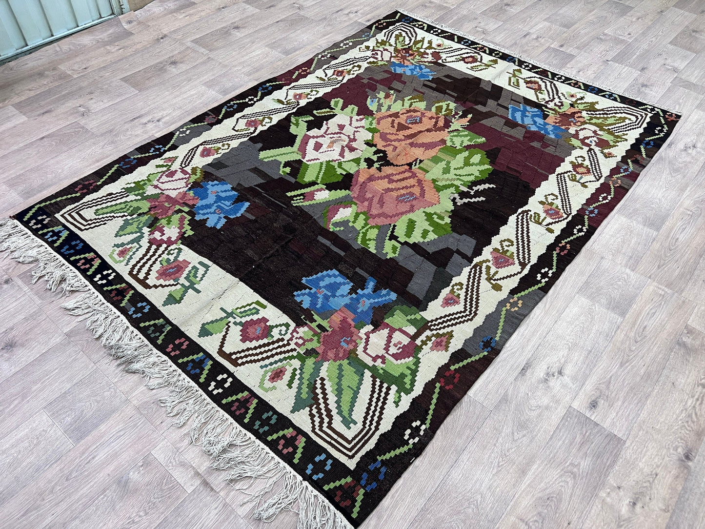 KARABAGH kilim rug / 5.60x7.90 feet / Floral Design Vintage Kilim Rug - Traditional Kilim Rug - Tribal Kilim Rug - Wool Kelim Teppich