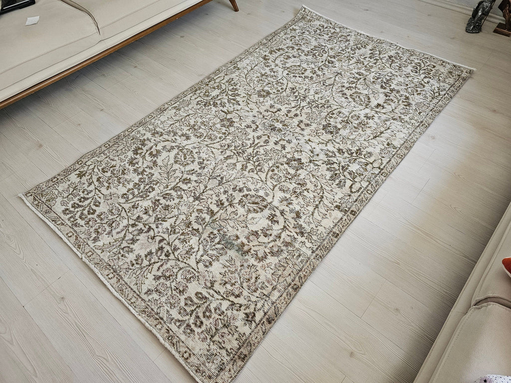 Small Hand-Knotted Wool Oushak Rug: Neutral Turkish Entryway Carpet (4.20x7.40 ft)