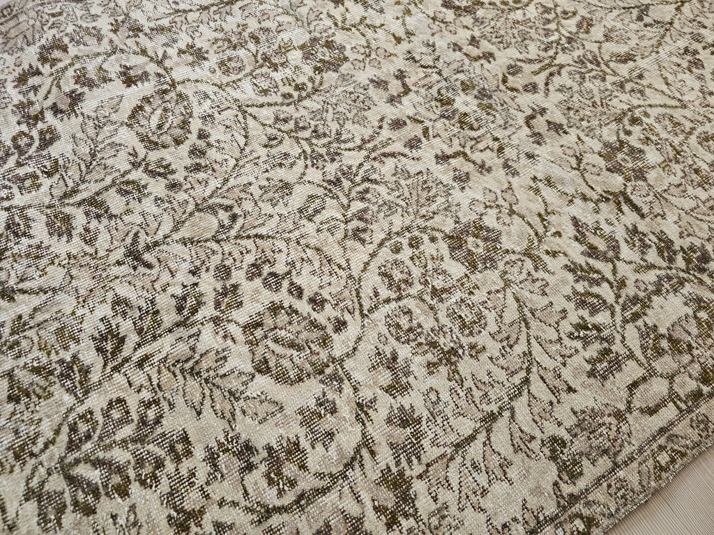 Small Hand-Knotted Wool Oushak Rug: Neutral Turkish Entryway Carpet (4.20x7.40 ft)
