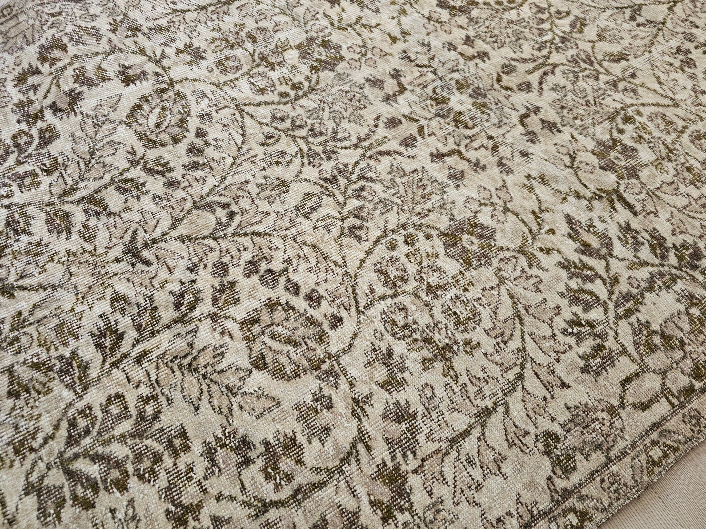 Small Hand-Knotted Wool Oushak Rug: Neutral Turkish Entryway Carpet (4.20x7.40 ft)