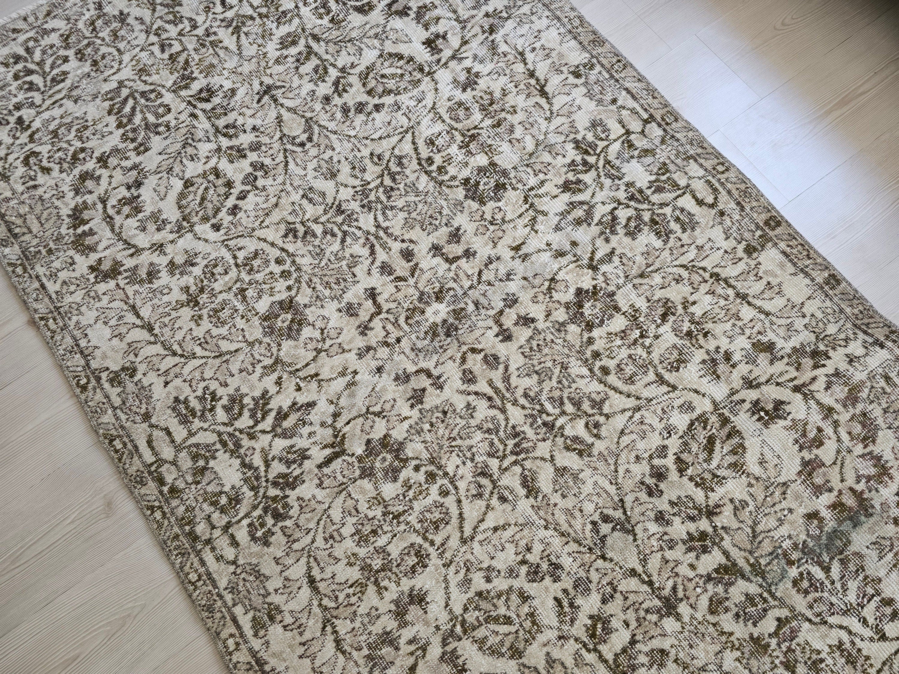 Small Hand-Knotted Wool Oushak Rug: Neutral Turkish Entryway Carpet (4.20x7.40 ft)