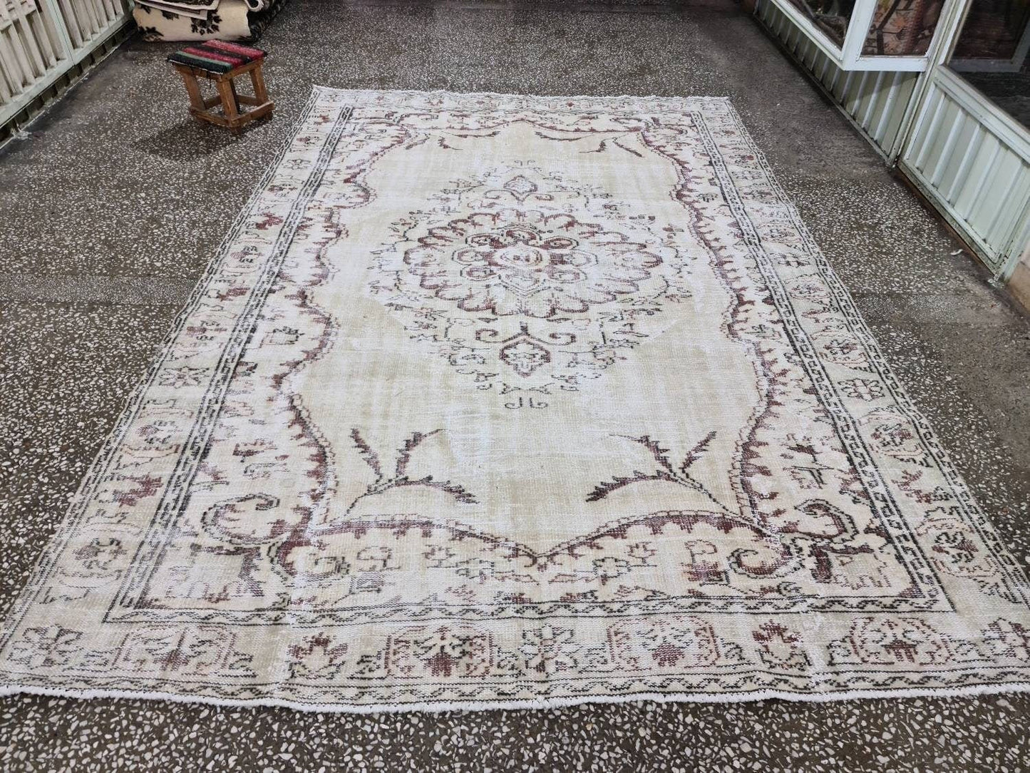 Vintage Turkish Area rug/ 7x10.50 feet