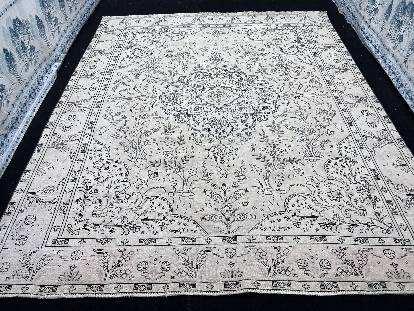 Extra Large Vintage Turkish Neutral Area Rug//9.85x12.30 feet