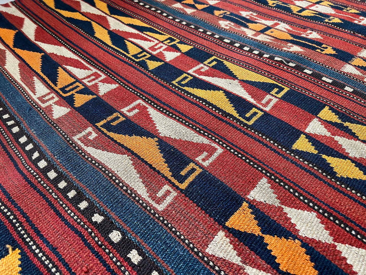 Turkish Kilim Rug Vintage /5.74x 10.60 feet