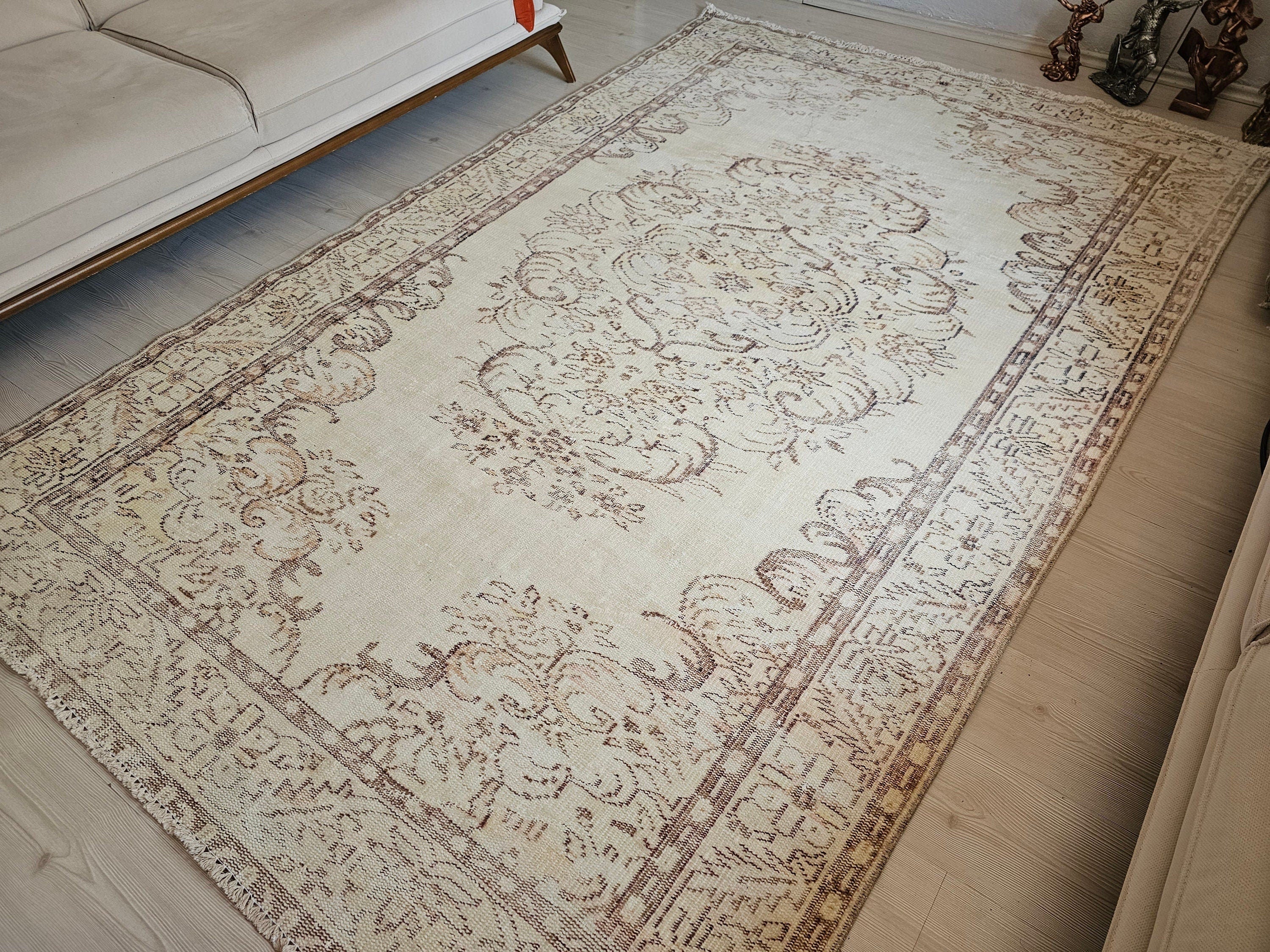 Vintage Turkish Wool Area Rug (6.1x9.5 ft): Neutral Bohemian Carpet