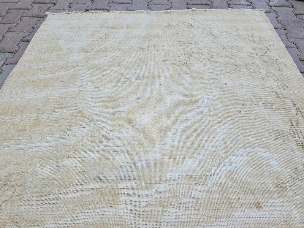 Vintage Turkish Wool Rug: Beige Accent Rug (4.70x8 ft)