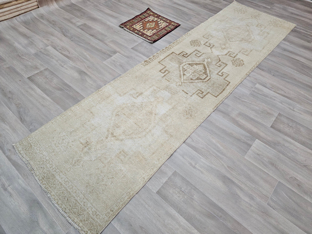 Hand Knotted Wool Runner Rug: Cream Beige Turkish Oushak (2.80 x 10.15 feet)