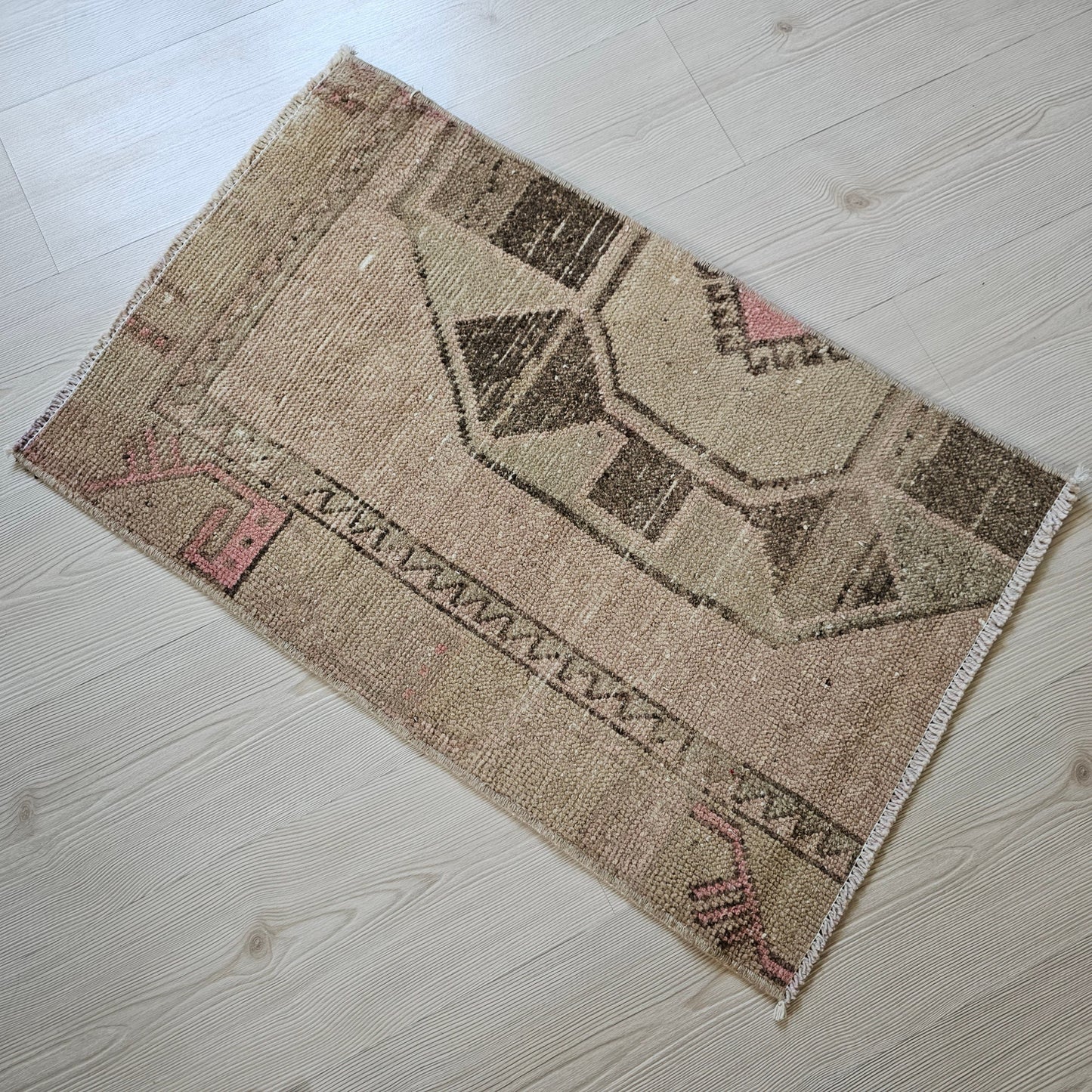 22x33 inches Vintage Turkish Wool Doormat//21.65x33.45 inches