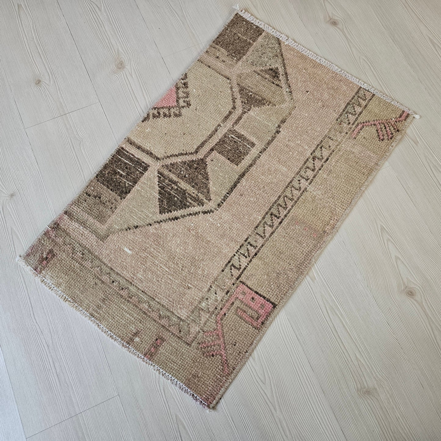 22x33 inches Vintage Turkish Wool Doormat//21.65x33.45 inches