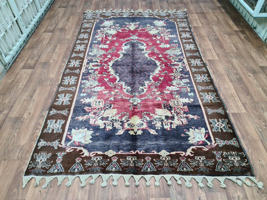 Authentic Vintage Turkish Rug / 6,6 x 10,75 feet