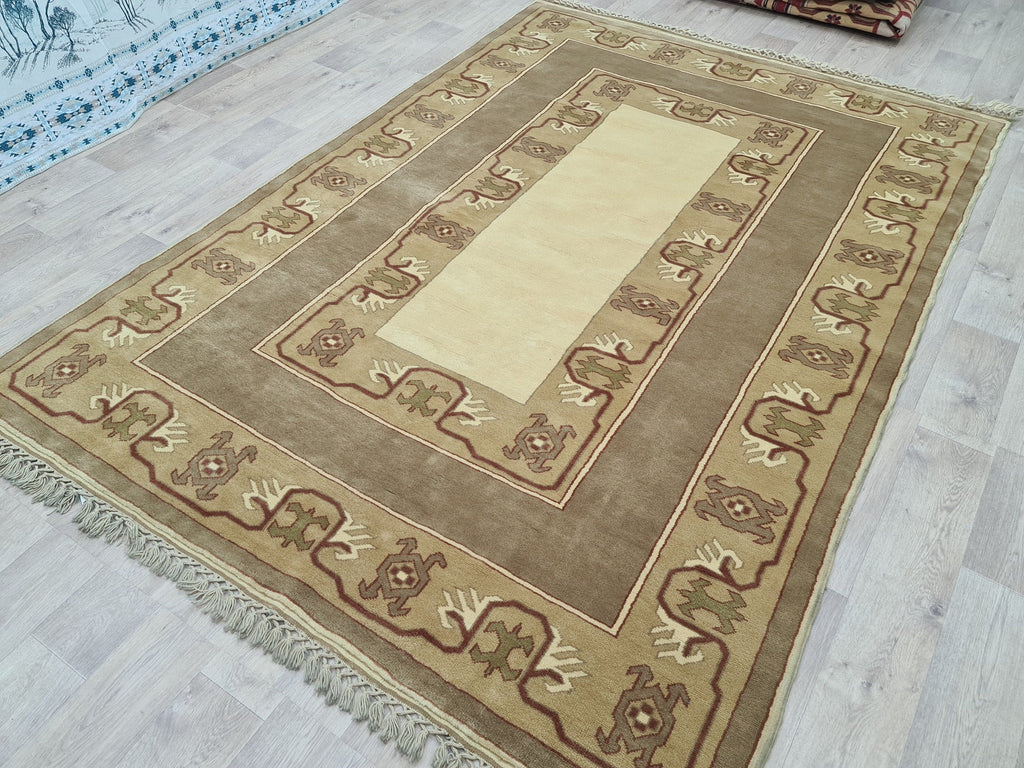 Hand Knotted Oushak Rug 6x9: Modern Milas Design, Soft Neutral Colors