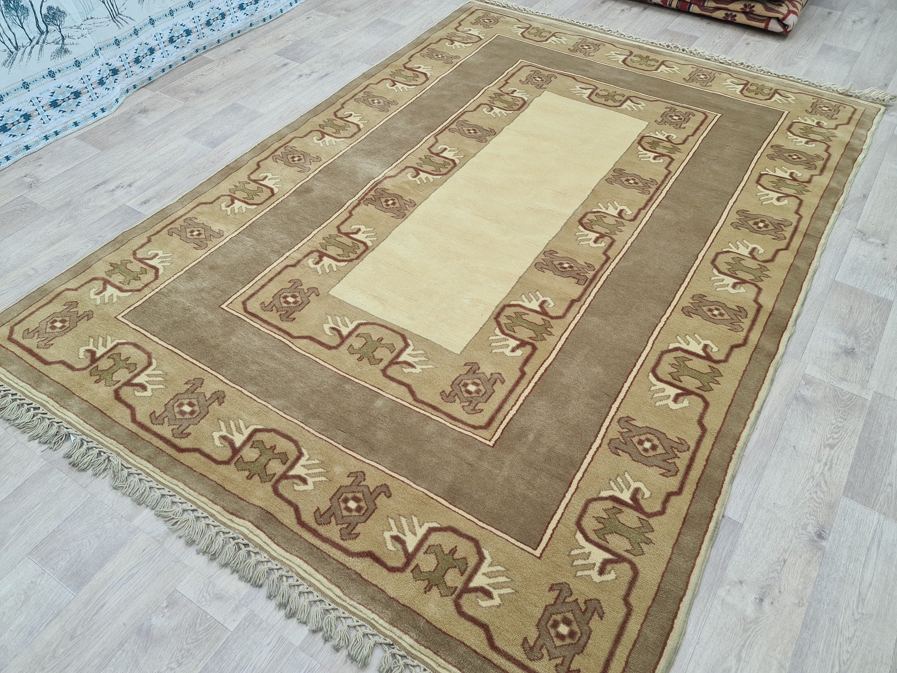 Hand Knotted Oushak Rug 6x9: Modern Milas Design, Soft Neutral Colors