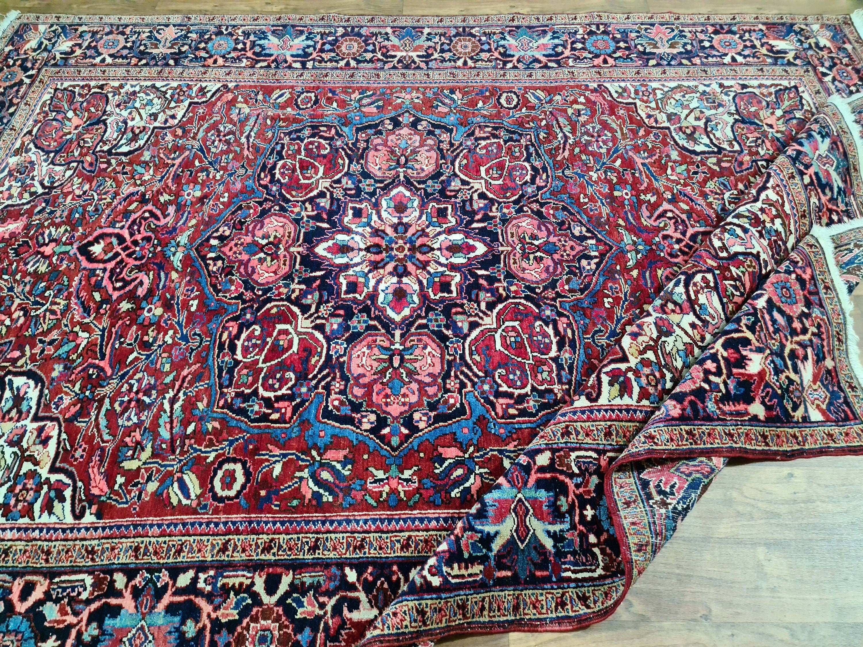 Large Hand-Knotted Heriz Rug: Antique Wool Oriental Carpet