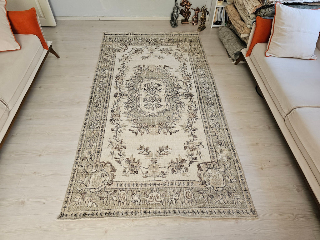 Cream Wool Oushak Rug: 4.5x8.25 ft, Vintage Turkish Rug