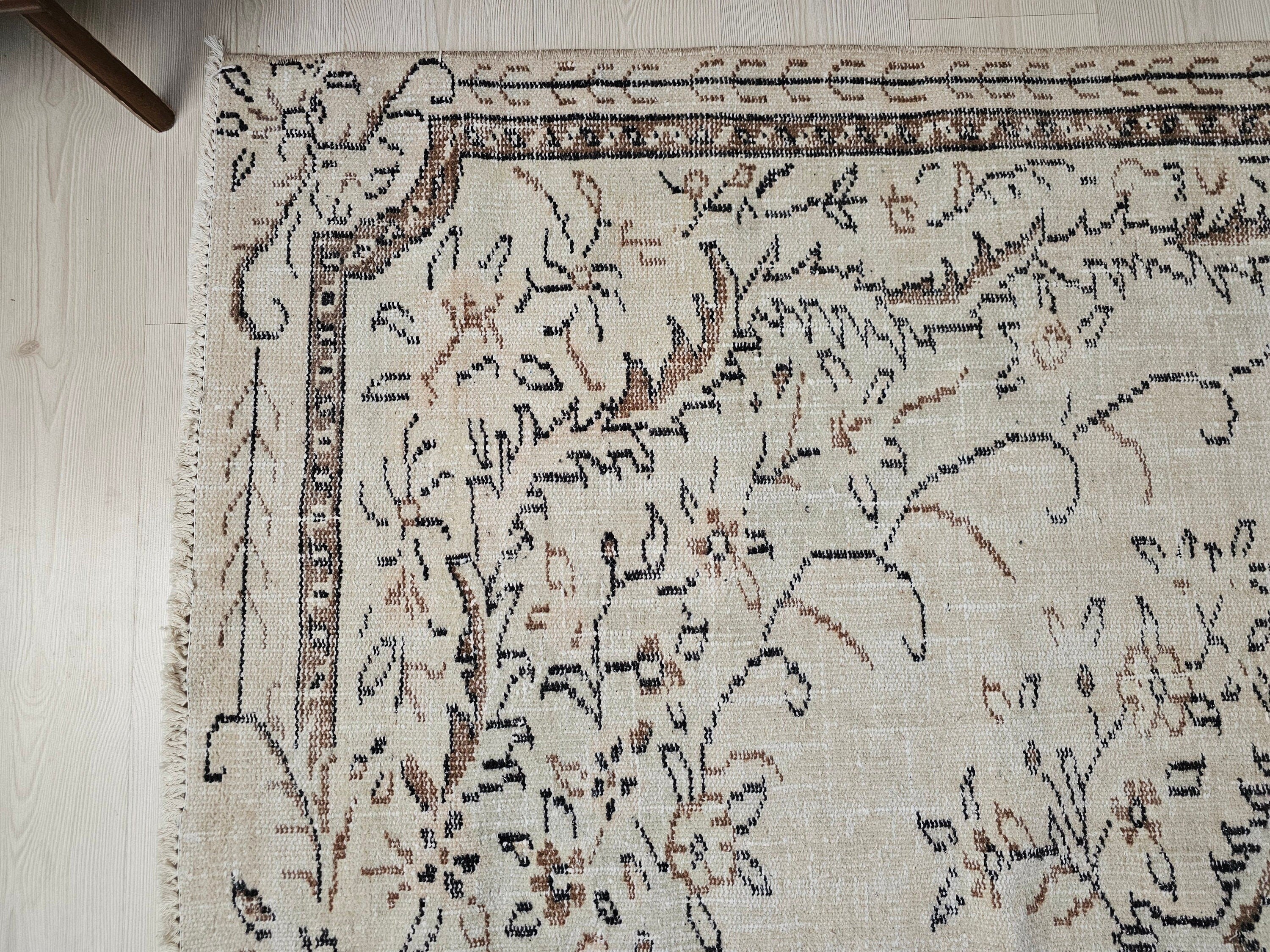 6x9 Cream Oushak Rug: Vintage Turkish Wool Area Rug