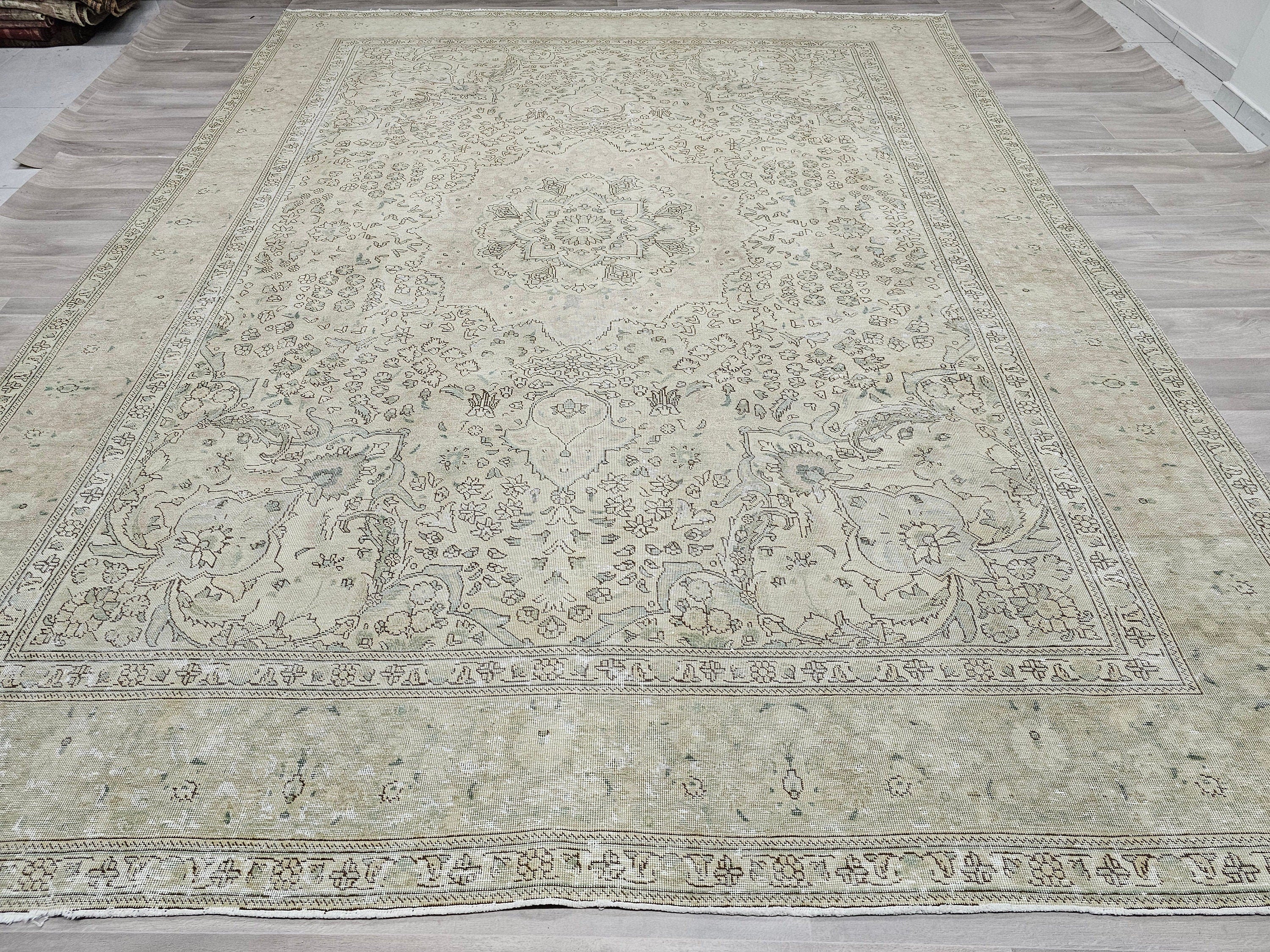Large Vintage Handwoven Rug - Neutral Wool Area Carpet, 286x379 cm (9x12 ft)
