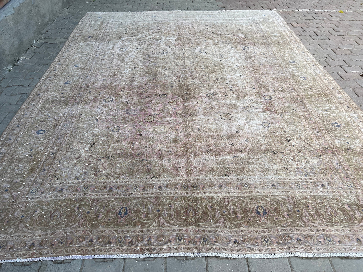 9x13 Oversize Faded Turkish Rug