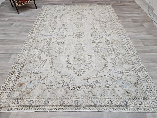 Large Neutral Rug/ 6.65x9.70 feet / Hand Knotted Wool Aesthetic Rug for Bedroom/ Cream Vintage 7x10 Rug / Scandinavian Decor Rug