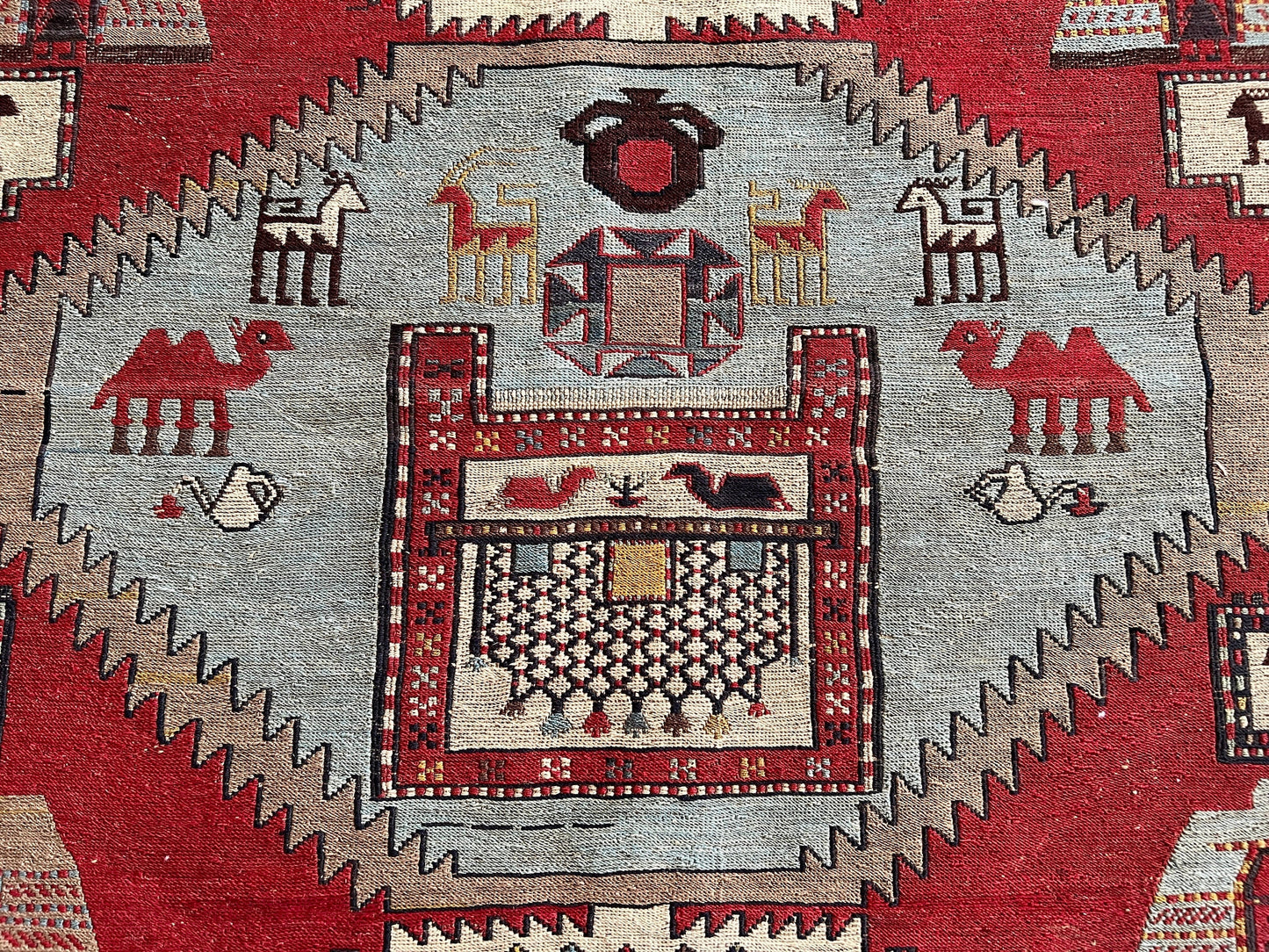 Vintage Traditional Handmade Wool Soumak Rug //3.30x4.70 feet