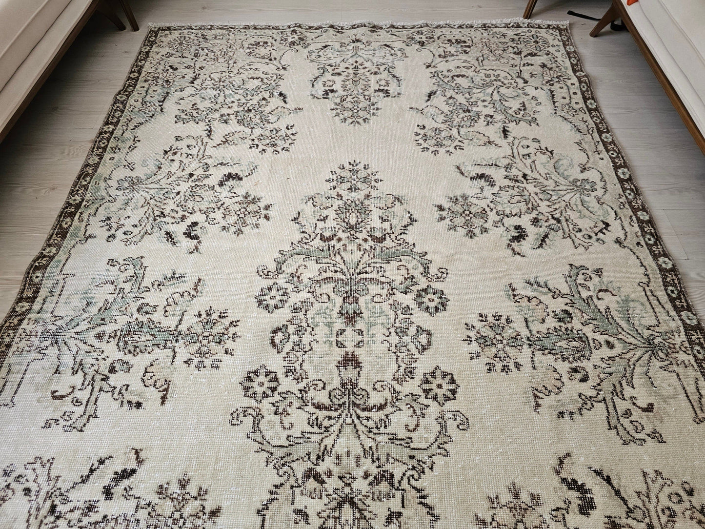 6x10 Hand Knotted Cream Vintage Turkish Isparta Rug - Wool Area Rug for Under Bed