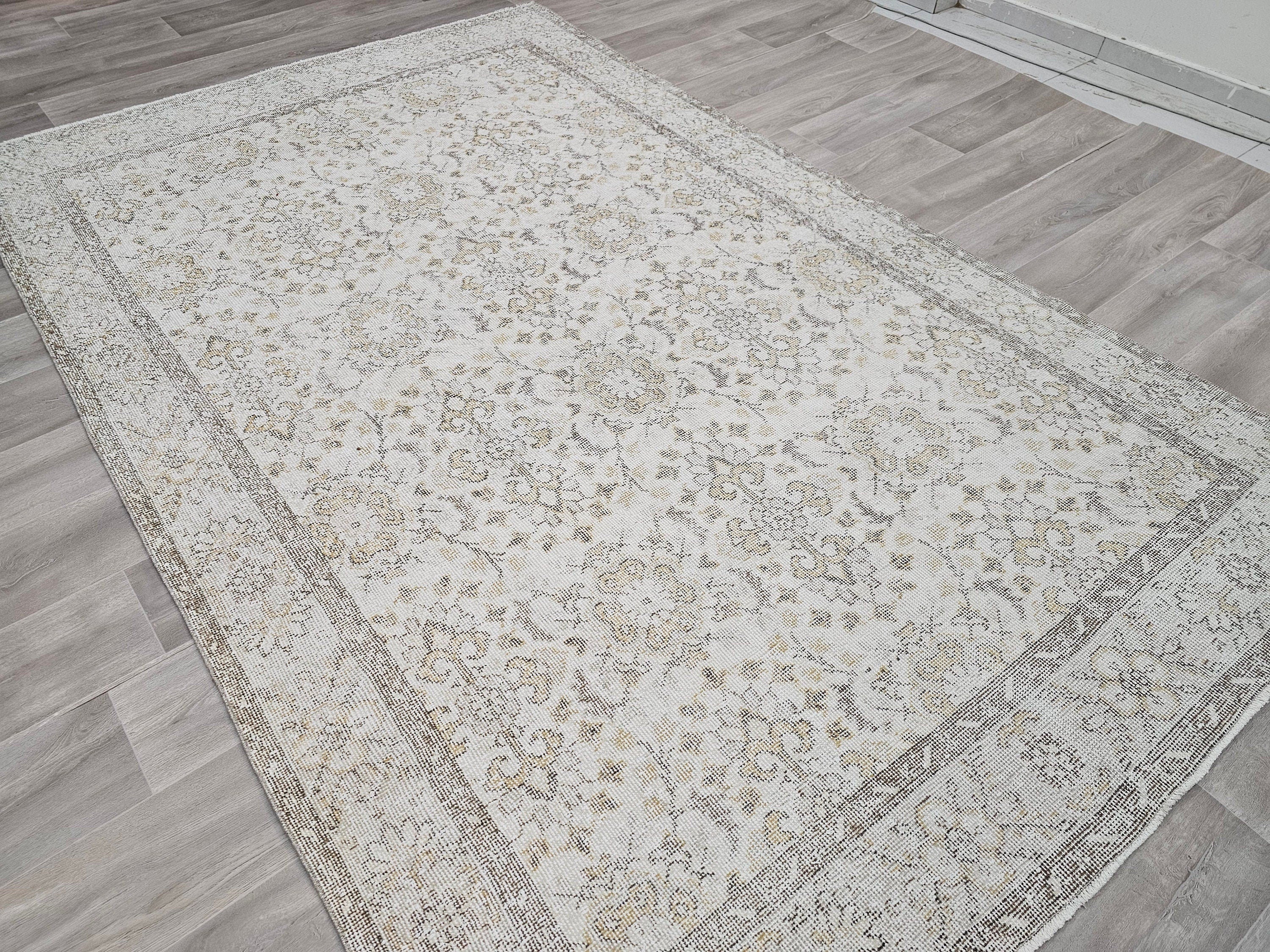 6x9 Neutral Turkish Area Rug for Under bed, Home Office and Diningroom //5.9x9.40