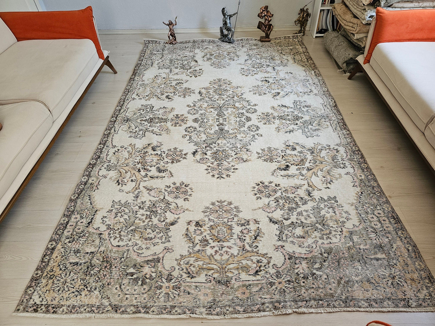 6x9 Neutral Vintage Floral Design Rug - Hand Knotted Turkish Isparta Rug - Authentic Wool Carpet - Master Bath Rug //5.80x9.55 feet