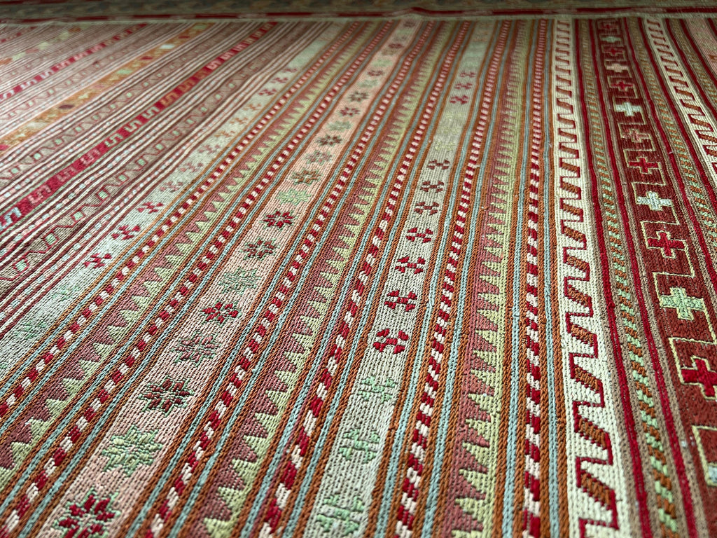6x9 Vintage Soumak Kilim Rug: Hand-Knotted Wool Striped Rug