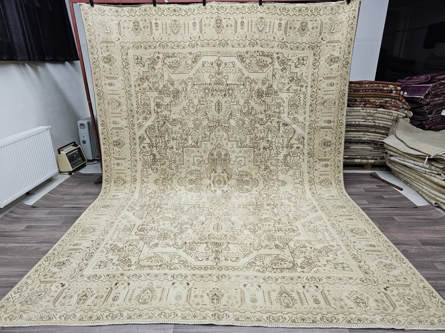 9x12 Vintage Neutral Area Rug / Distressed Turkish Rug/ Hand Knotted Wool Rug, Large Oushak rug, oversize Bedroom rug, saloon rug