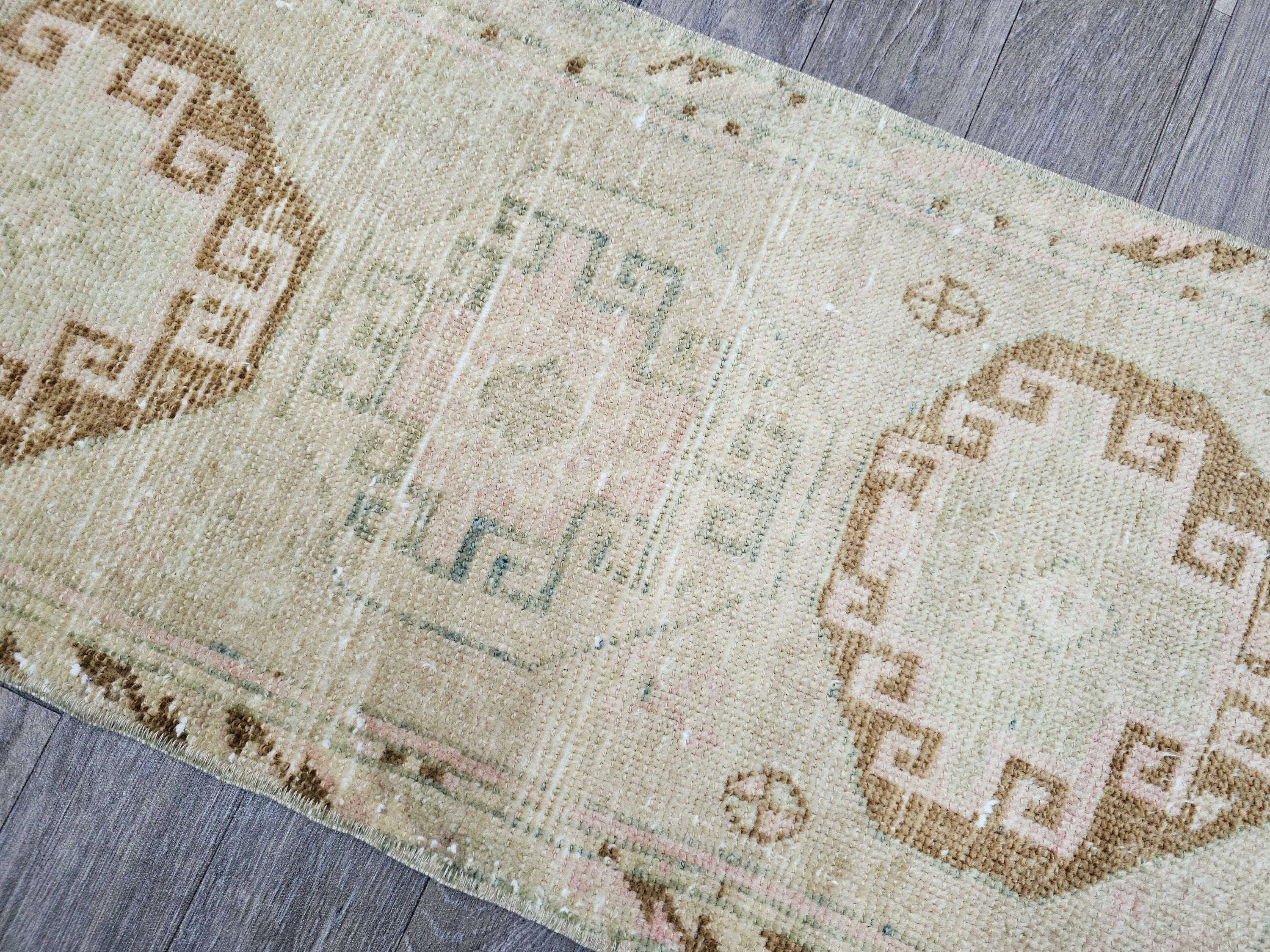 Handwoven Wool Turkish Rug: Neutral Vintage Oushak Bath Mat (18.50x35.45 inches)