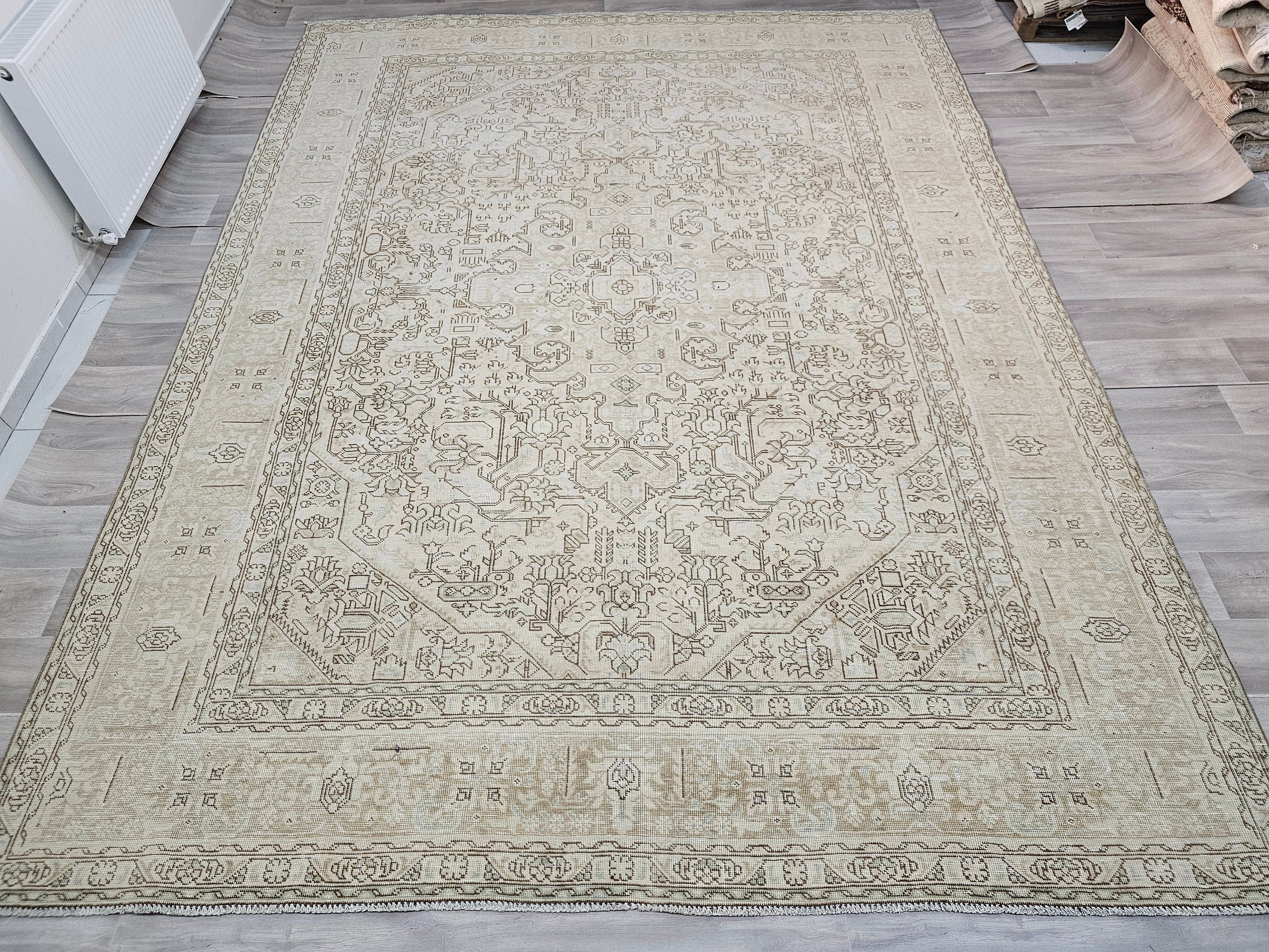 Oversized Neutral Oushak Rug: Vintage Geometric Turkish Wool Carpet (9.6x12.6 ft)