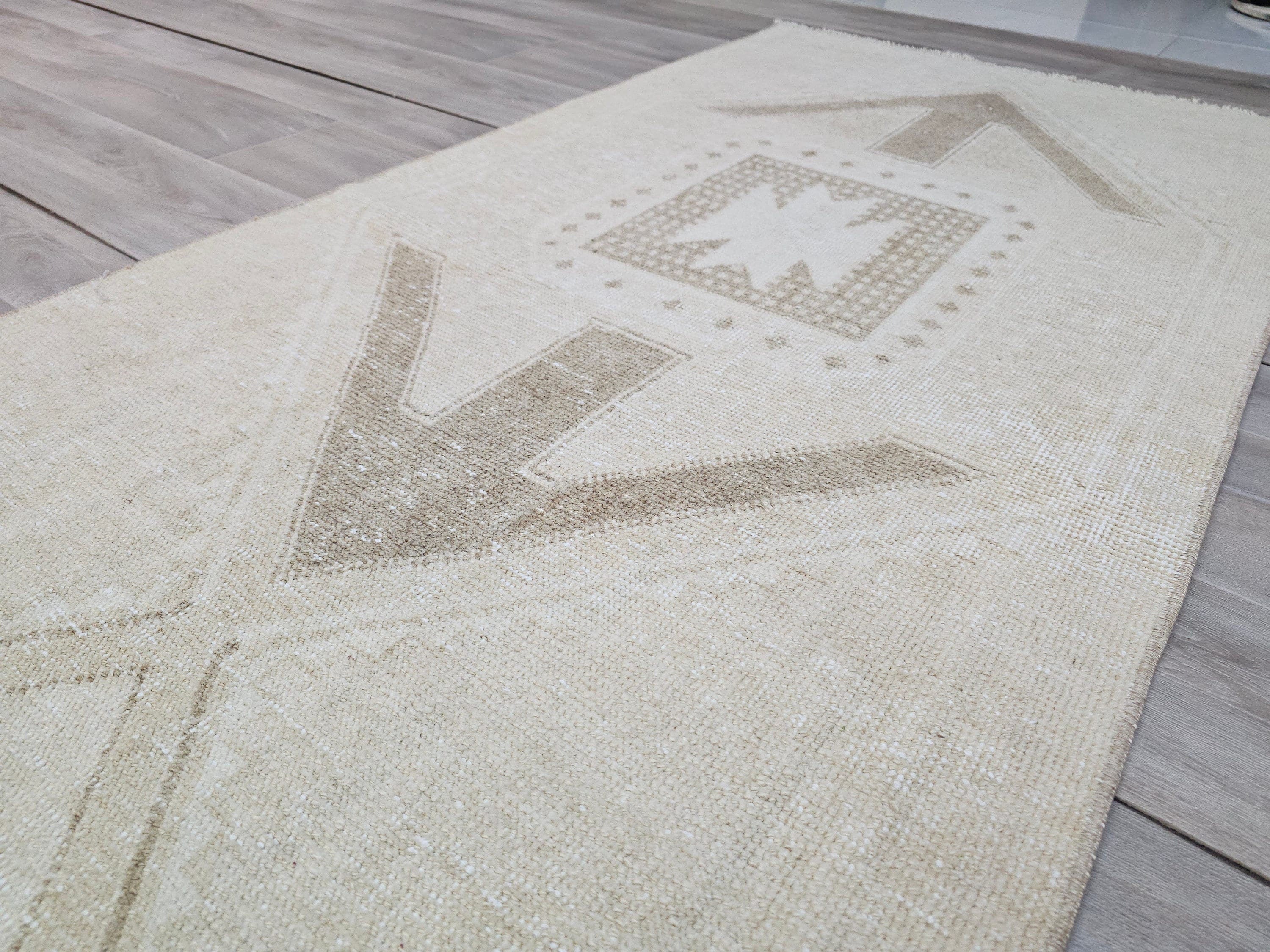 Geometric Handwoven Runner Rug - 2.95x12.86 ft (90x392 cm) Neutral Wool Oushak Carpet