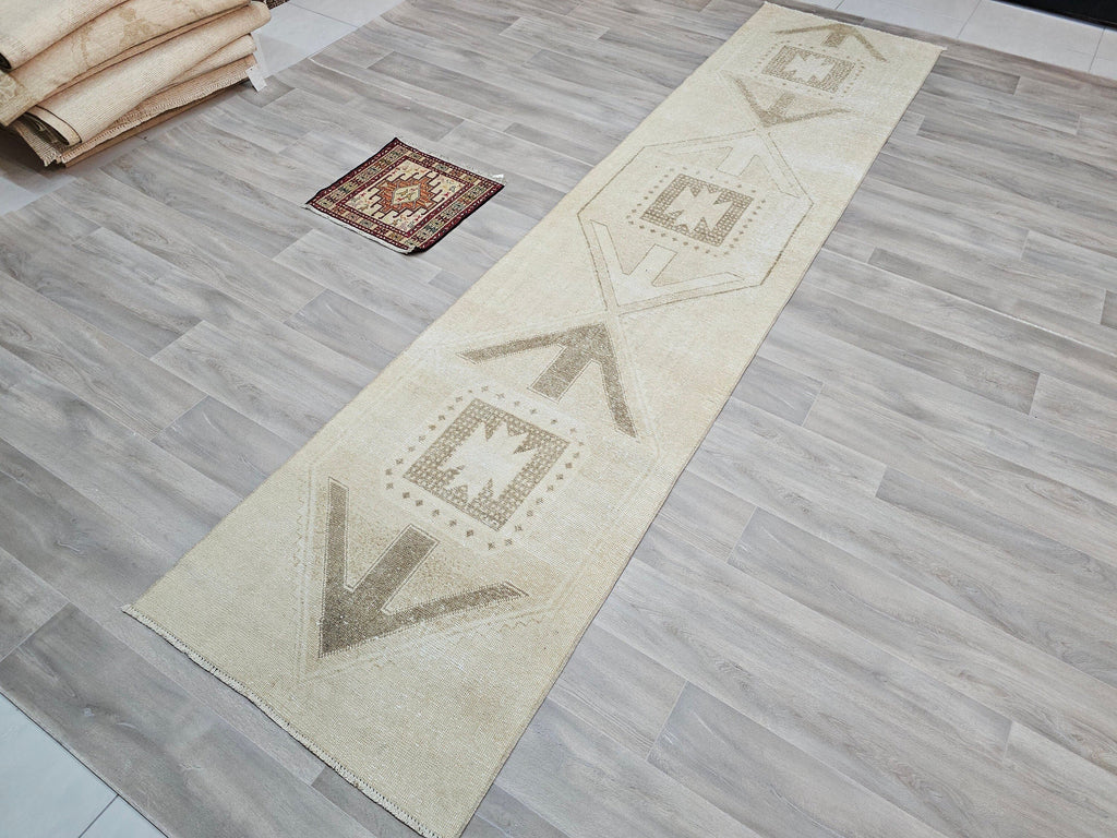 Geometric Handwoven Runner Rug - 2.95x12.86 ft (90x392 cm) Neutral Wool Oushak Carpet