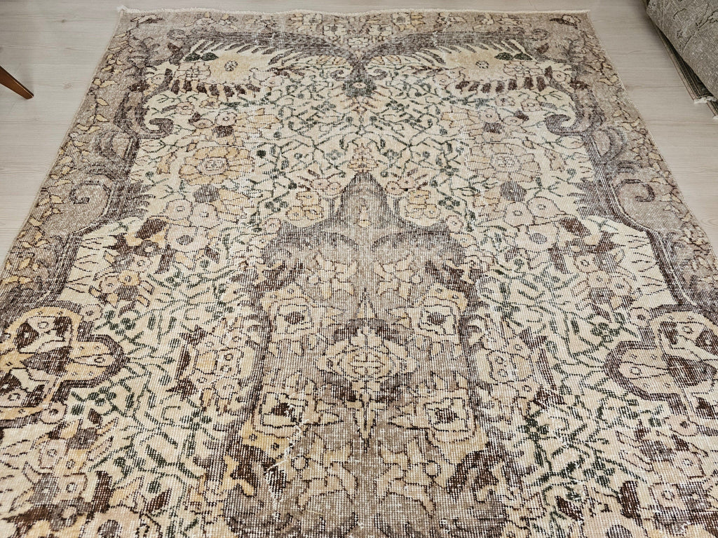 Hand Knotted Wool Turkish Oushak Rug 6x9: Vintage Anatolian Design