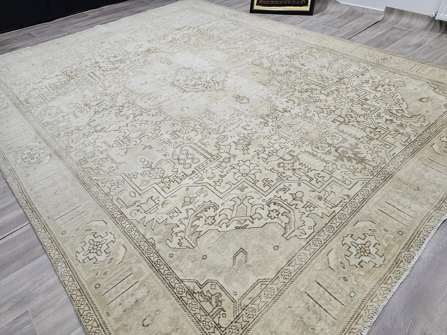 9x12 Hand Knotted Neutral Heriz Rug for Livingroom and Diningroom Distressed Wool Oushak Area Rug Cream beige and brown