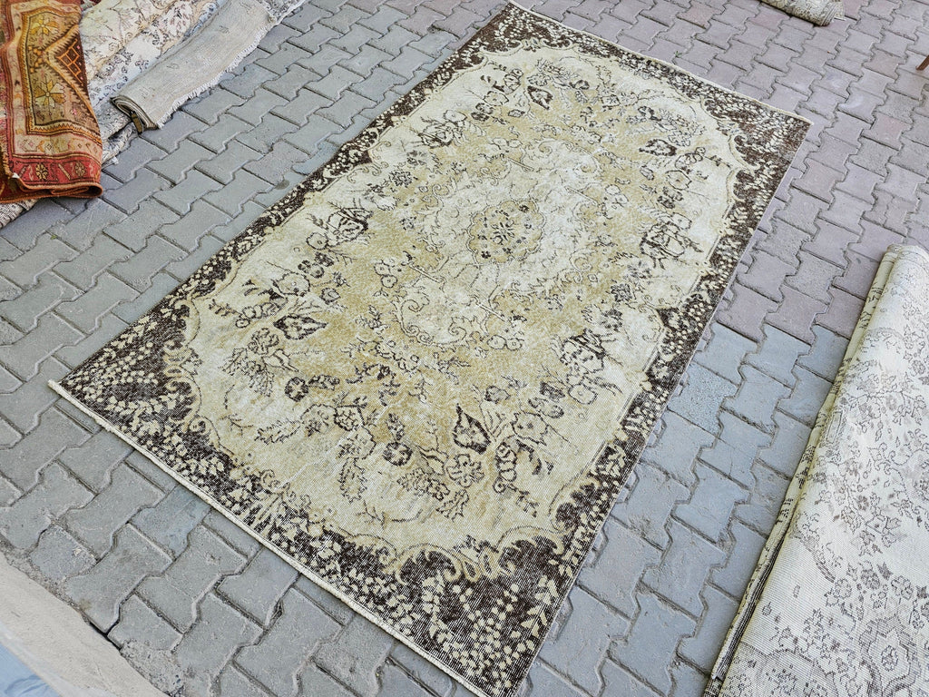 5x8 Vintage Turkish Oushak Rug: Hand-Knotted Wool Entry Rug