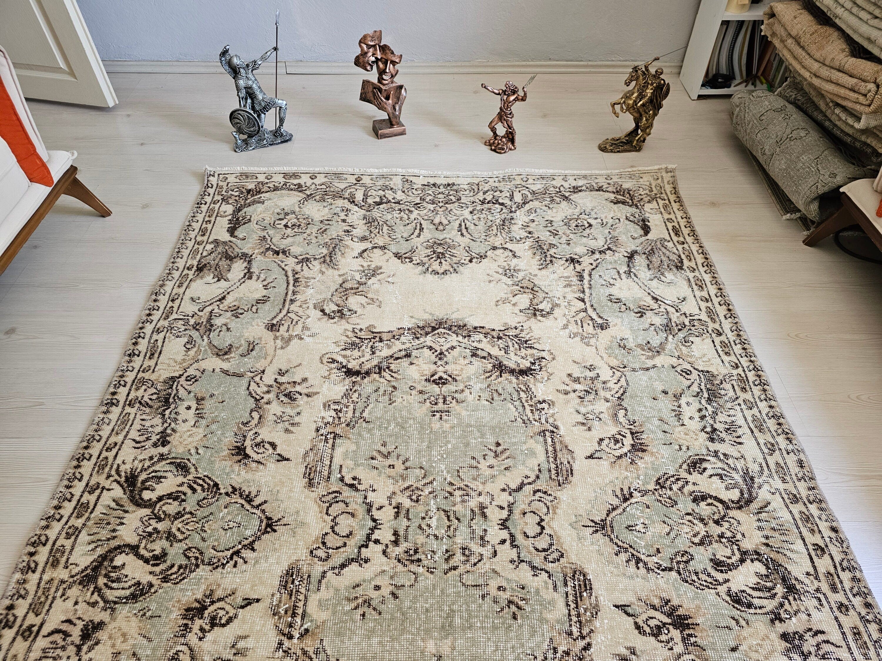 Handmade Wool Turkish Oushak Rug: 5x8 Vintage Bohemian Carpet