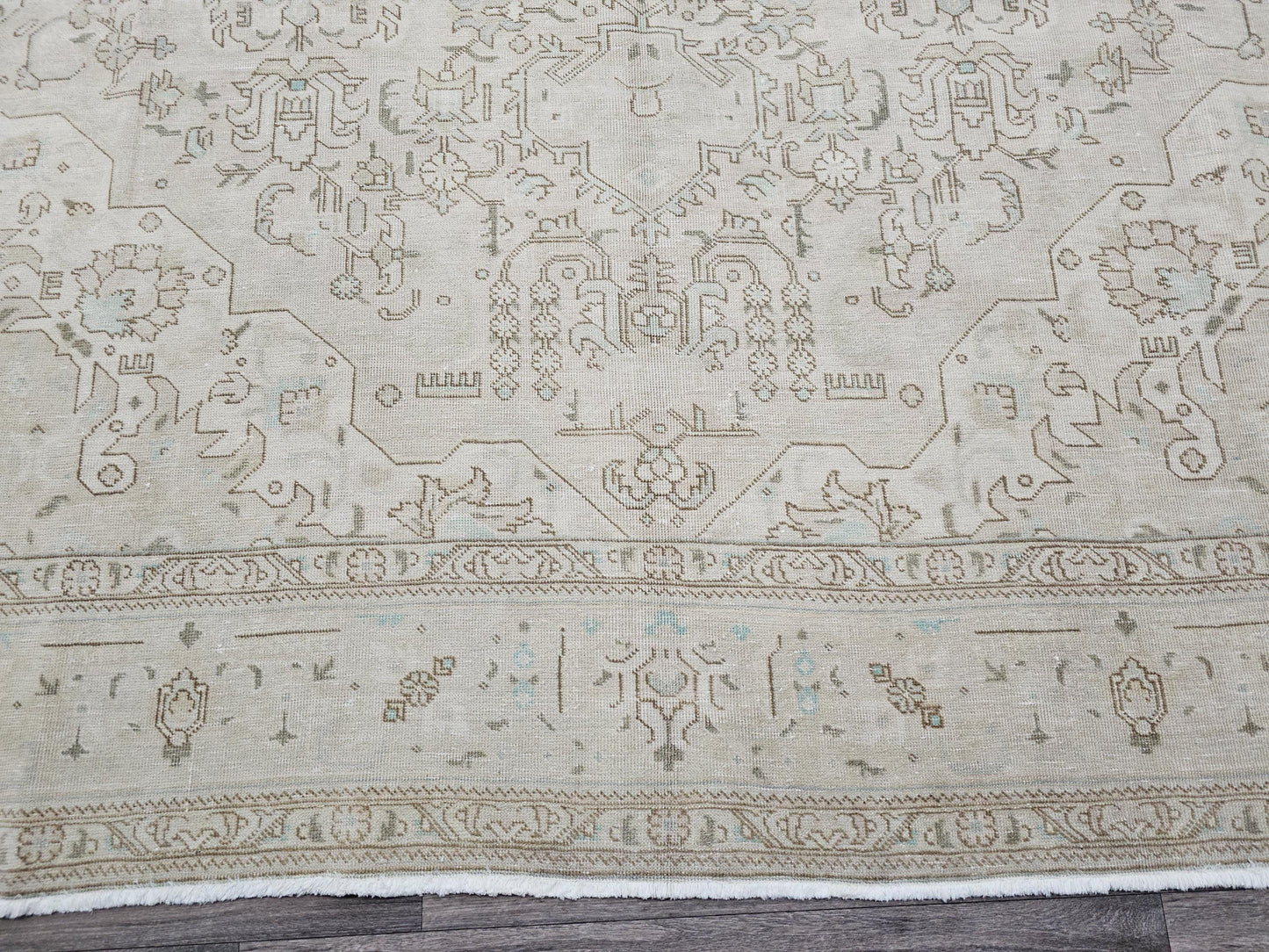 9x12 Antique Neutral Wool Rug