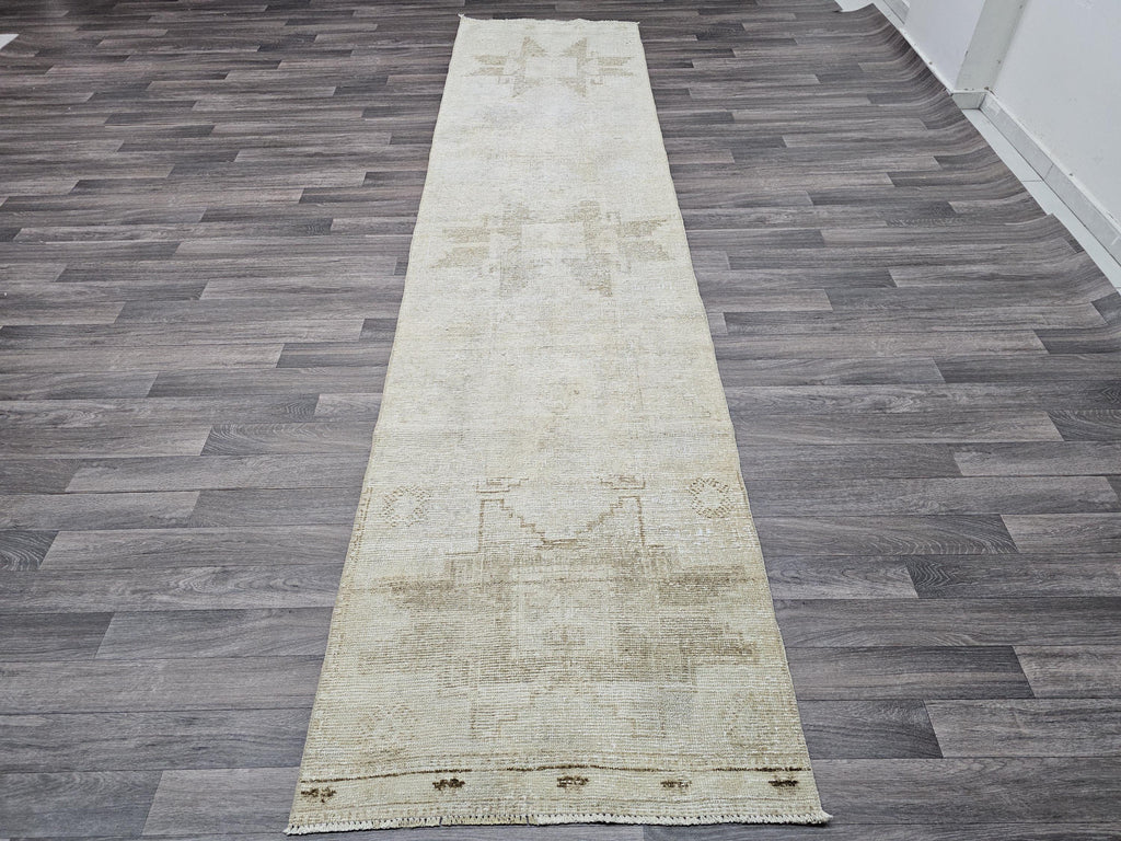 Neutral Vintage Wool Runner: Hand-Knotted Anatolian Oushak Rug (2.80x11.55 ft)
