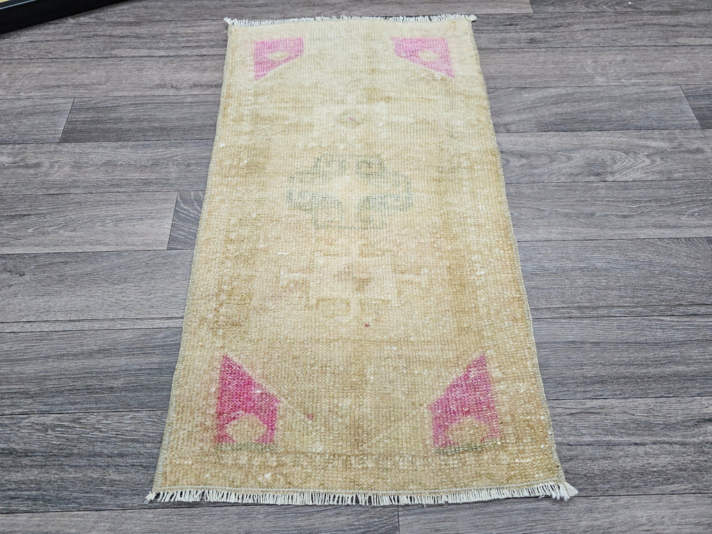 Handwoven Turkish Wool Rug: Vintage Boho Bath Mat (17x31 inches)