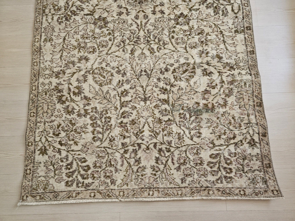 Small Hand-Knotted Wool Oushak Rug: Neutral Turkish Entryway Carpet (4.20x7.40 ft)