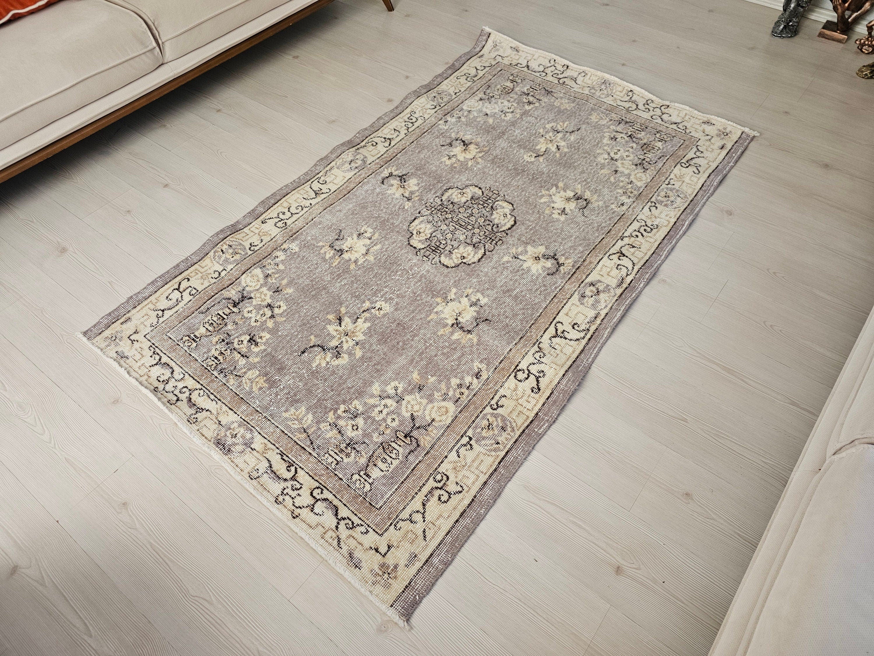 4x6 Vintage Turkish Rug: Hand-Knotted Organic Wool Oushak Rug