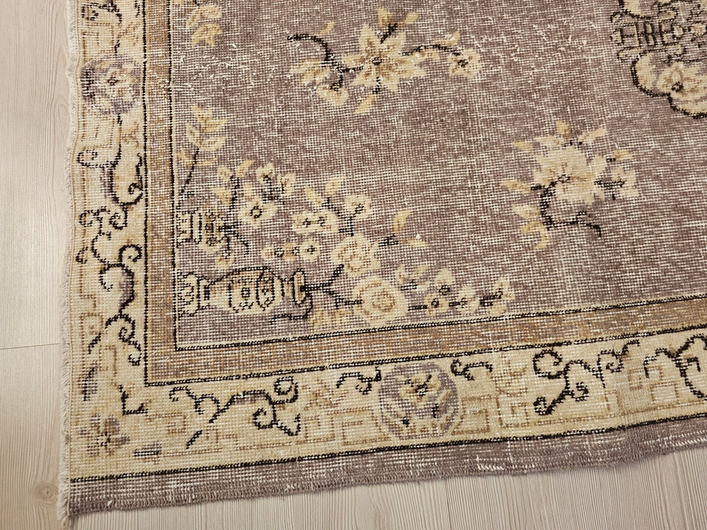 4x6 Vintage Turkish Rug: Hand-Knotted Organic Wool Oushak Rug