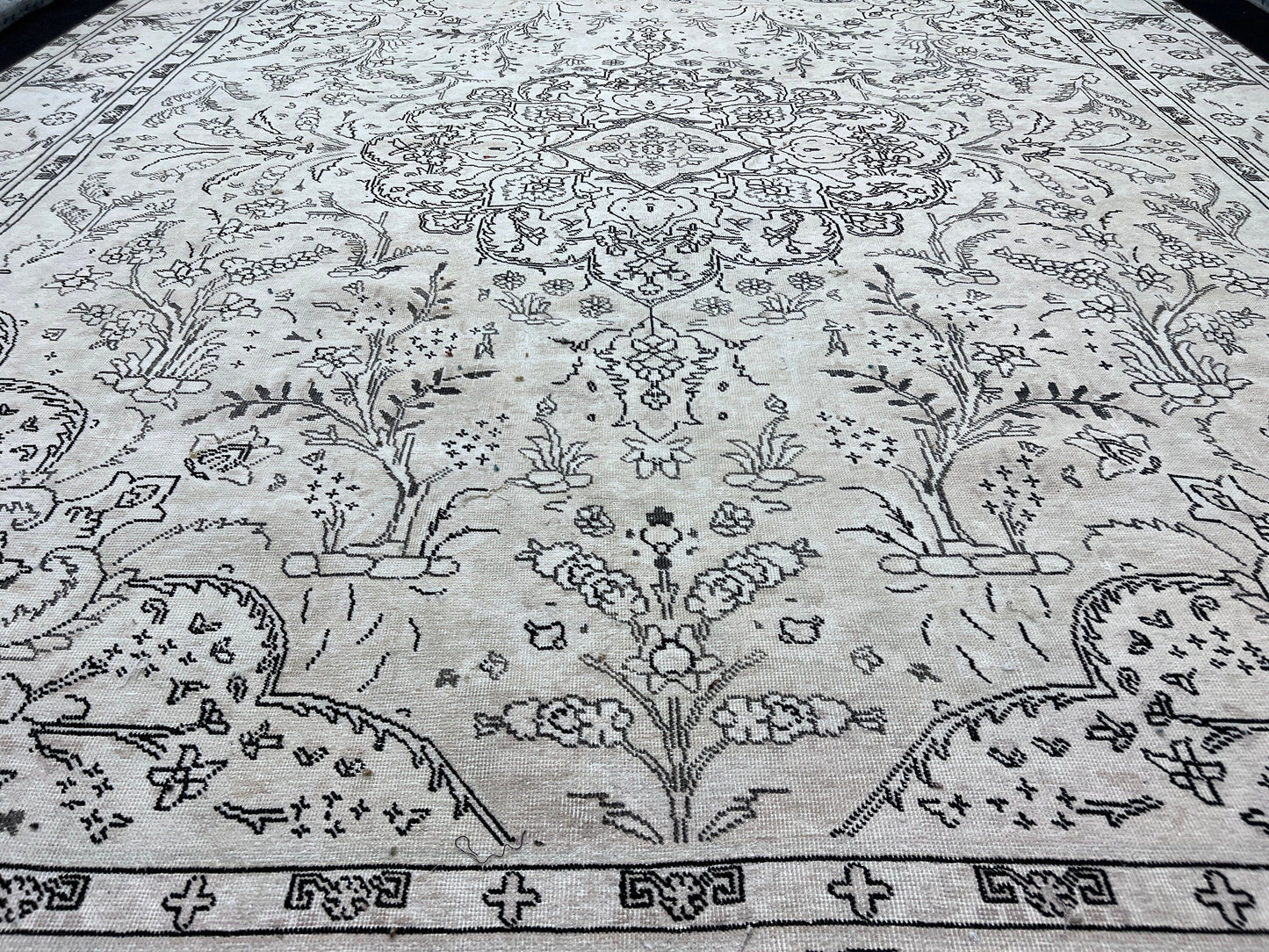 Extra Large Vintage Turkish Neutral Area Rug//9.85x12.30 feet