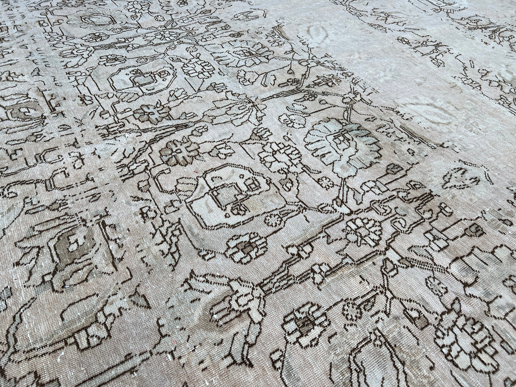 Neutral Vintage Oushak Rug 10x12: Hand-Knotted Wool Rug