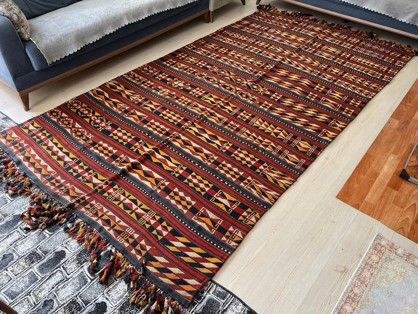 Turkish Kilim Rug Vintage /5.74x 10.60 feet