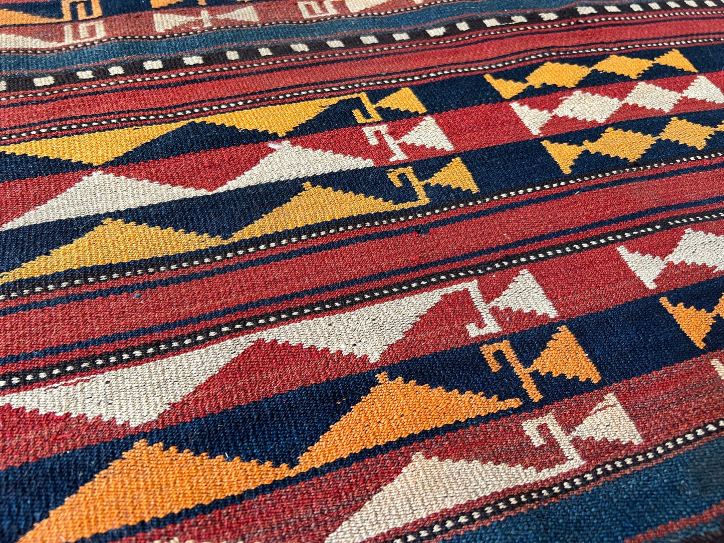 Turkish Kilim Rug Vintage /5.74x 10.60 feet