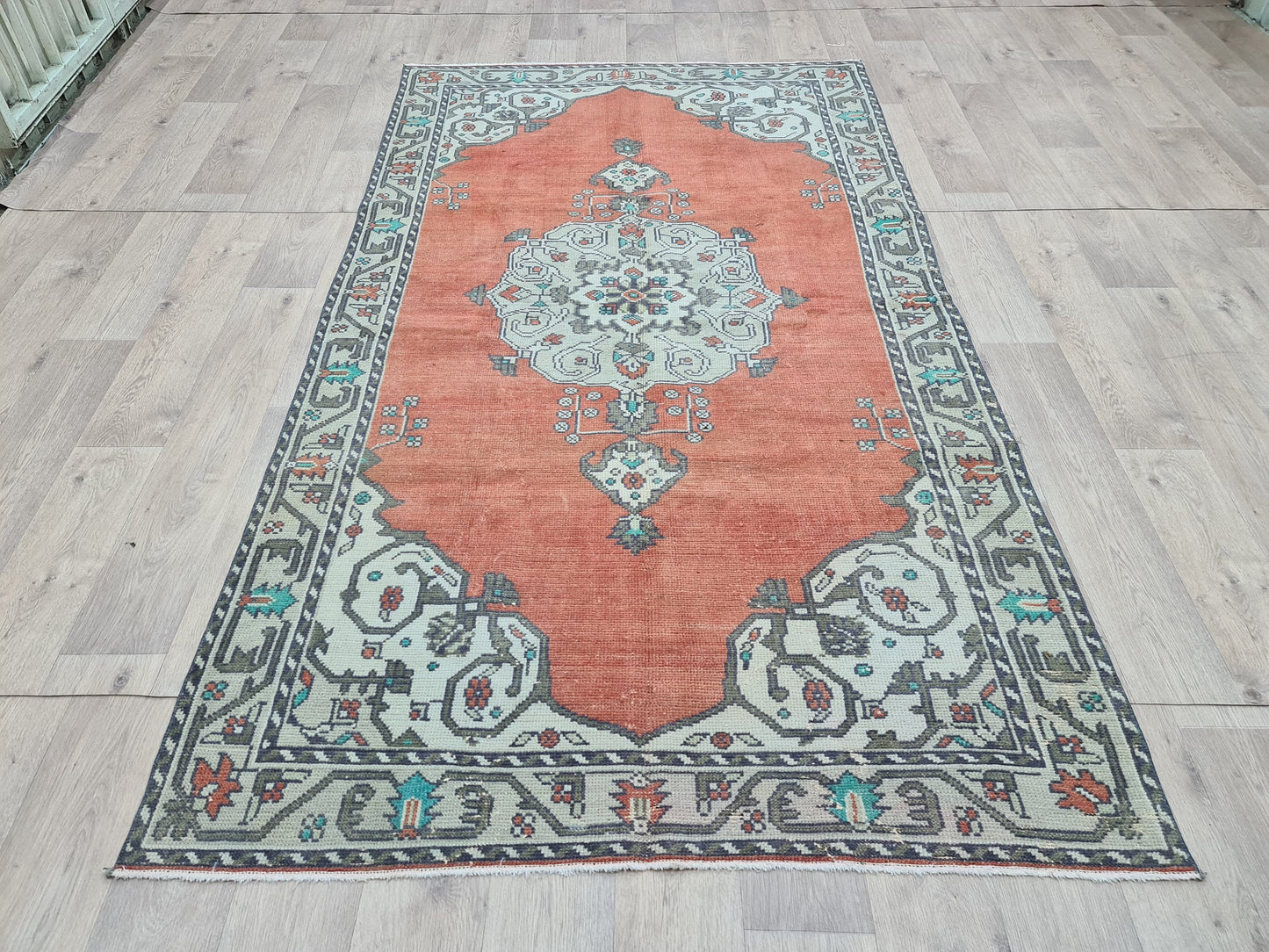 5x8 Vintage Rug/ Hand Knotted Wool Area Rug for Entryway/ Accent Rug/ Red Turkish Small Area Rug/ 5x8 Oushak Rug /4.8x8.5 feet